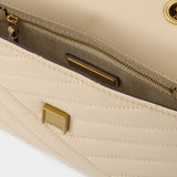 Sac Kira Chevron Small en Cuir Beige