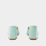 Mules Sandi - Aeyde - Cuir Verni - Acqua