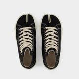 Baskets Tabi High en Cuir Noir et Blanc