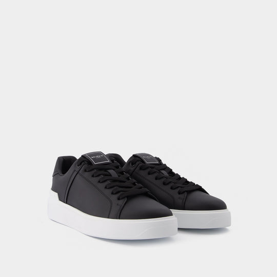 Baskets B-court en Cuir Noir et Blanc