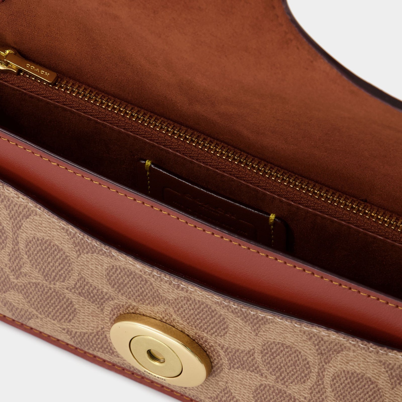 Sac Bandoulière BCBG Paris - Cuir Corail, Chaîne Dorée - Occasion Comme Neuf