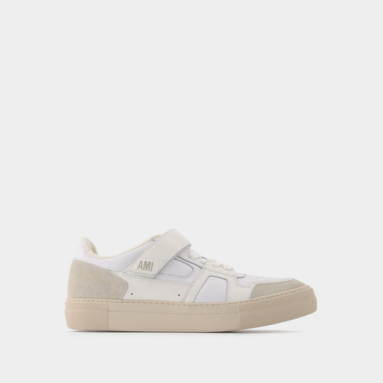 Baskets Low-Top ADC en Cuir Blanc