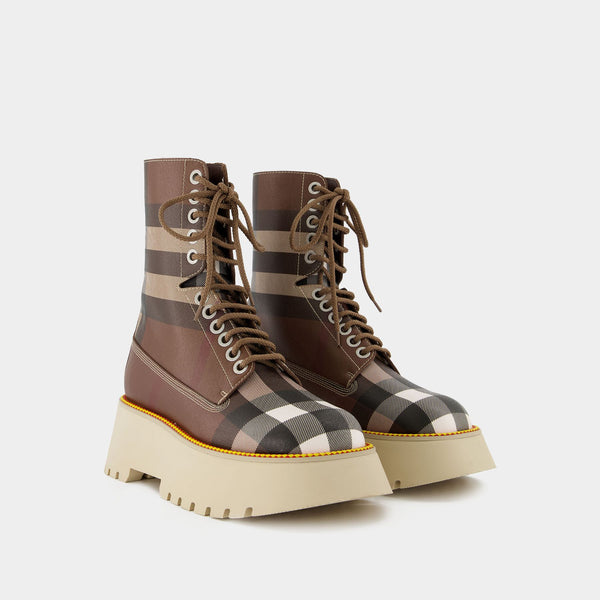 Bottines à plateforme en similicuir Exaggerated Check